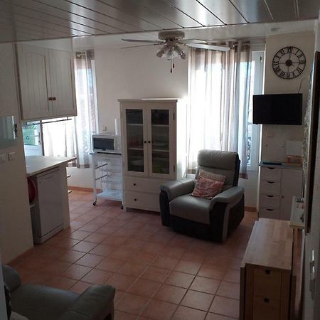 Appartement F2 tout équipé avec terrasse - 66 Salses le Chateau Extérieur photo